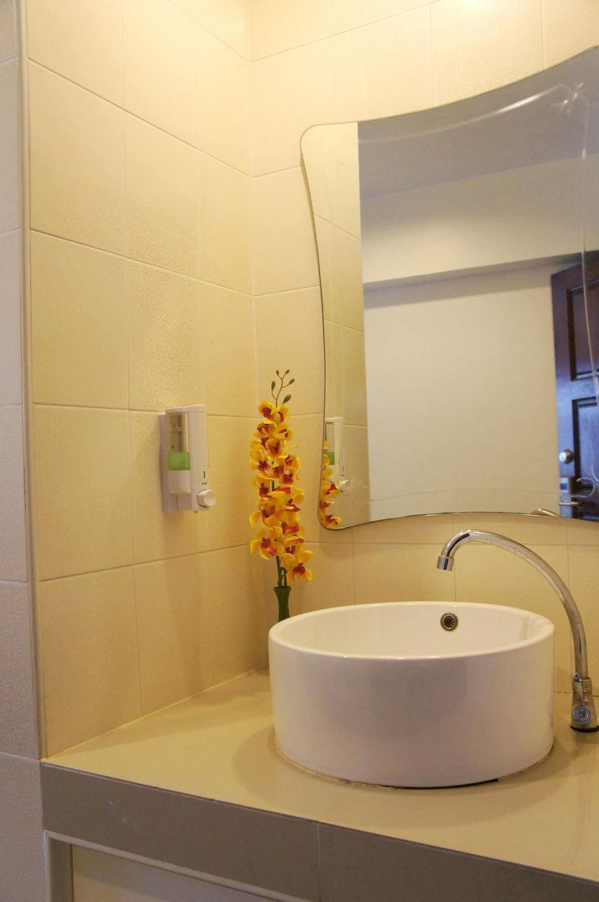 The Nest Serviced Apartment Bangkok Exterior photo